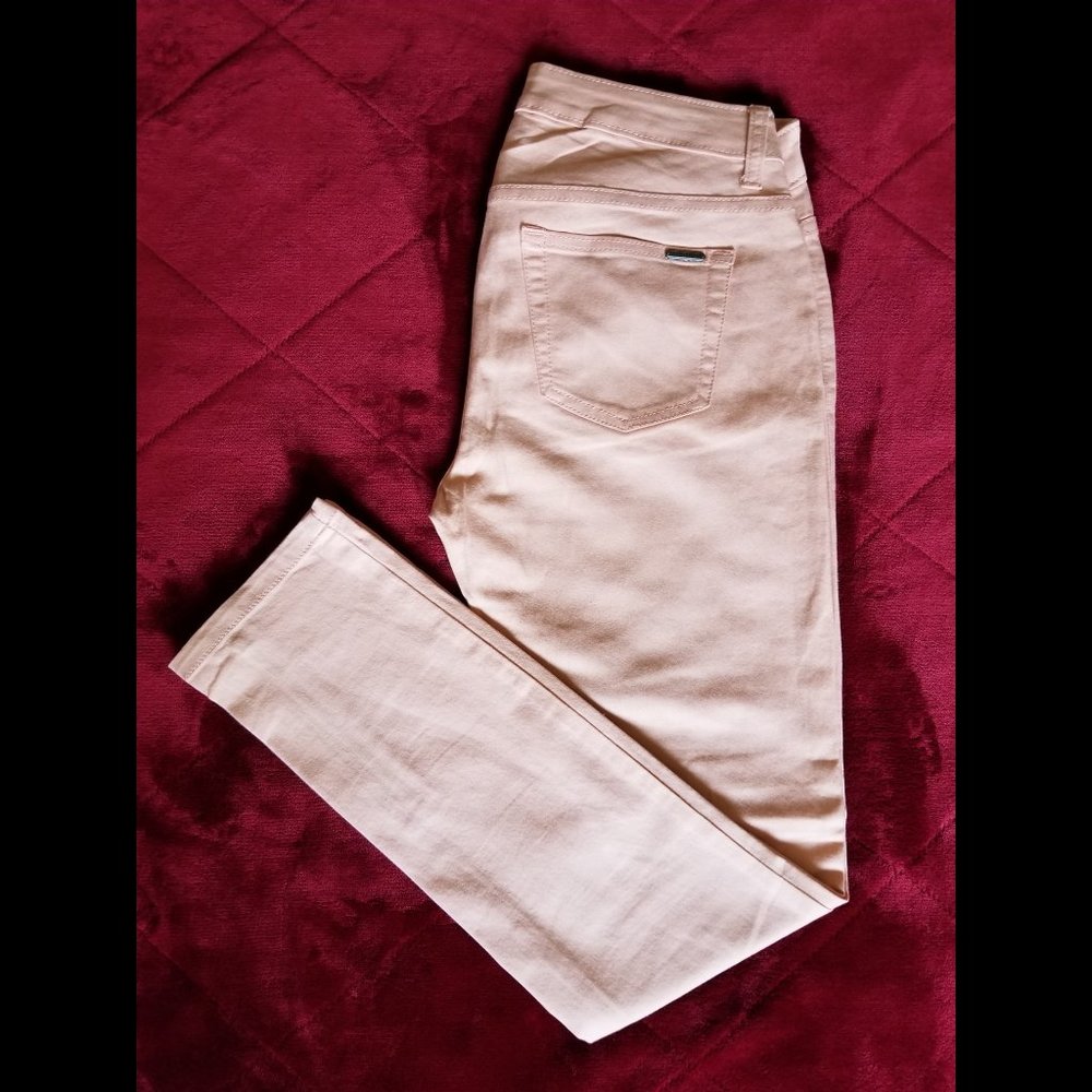 Jennifer Lopez Pants. Size 4